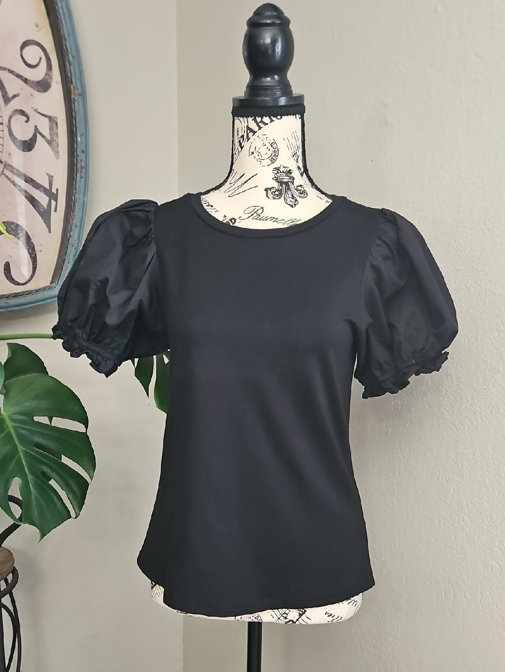 mittoshop Black Puff Sleeve Tshirt  Size Small